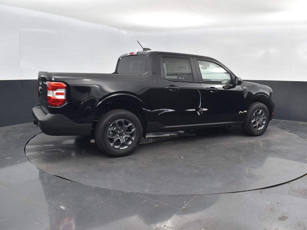 2025 Ford Maverick XLT photo 2