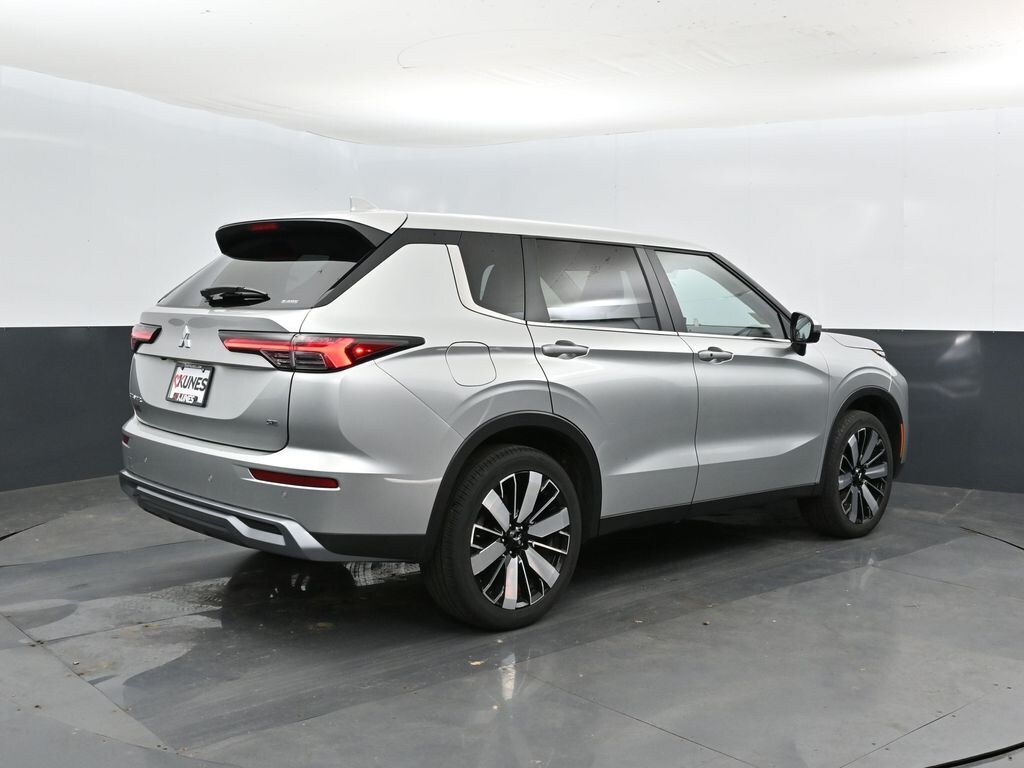 Used 2025 Mitsubishi Outlander SE SUV