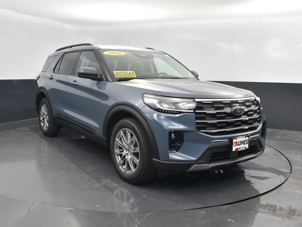 2026 Ford Explorer photo 3