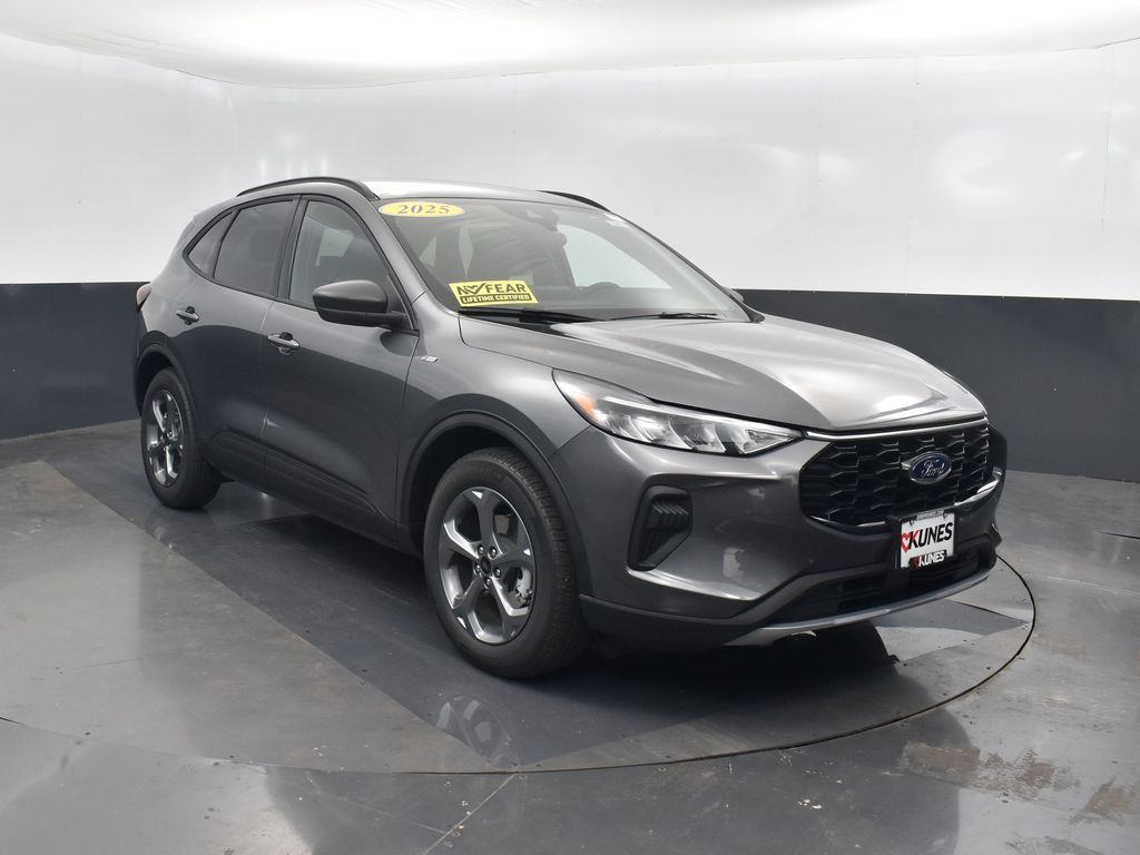 2025 Ford Escape ST-Line photo 3