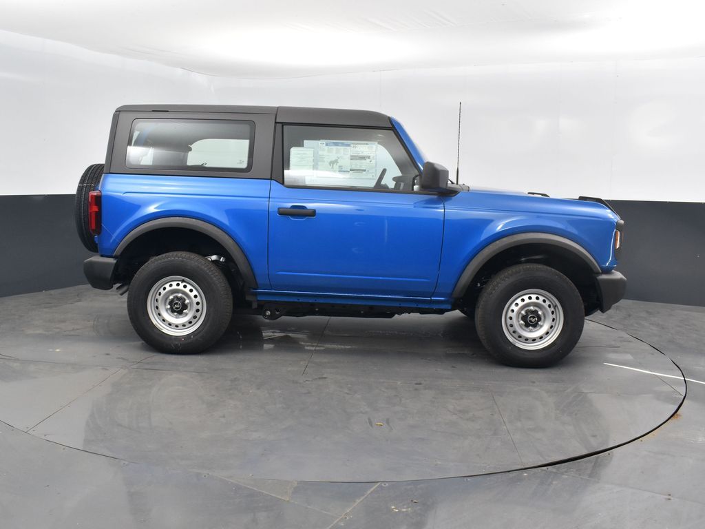 2025 Ford Bronco Base photo 3