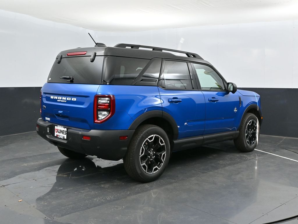 2025 Ford Bronco Sport Outer Banks photo 2