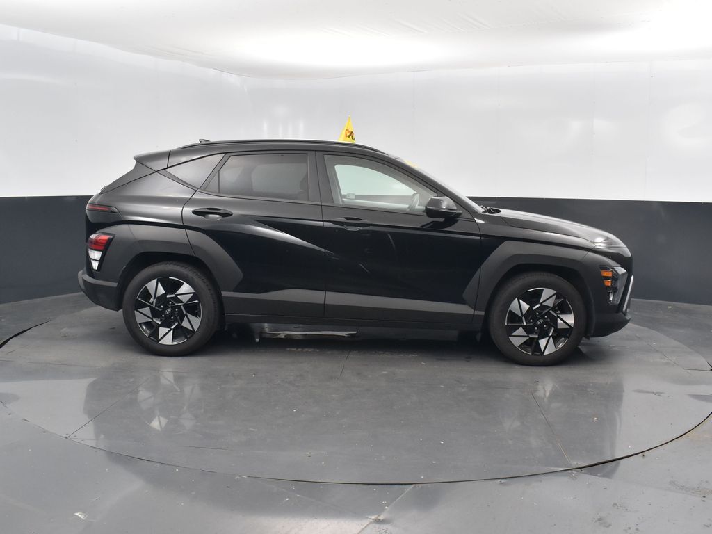 2024 Hyundai Kona SEL photo 3