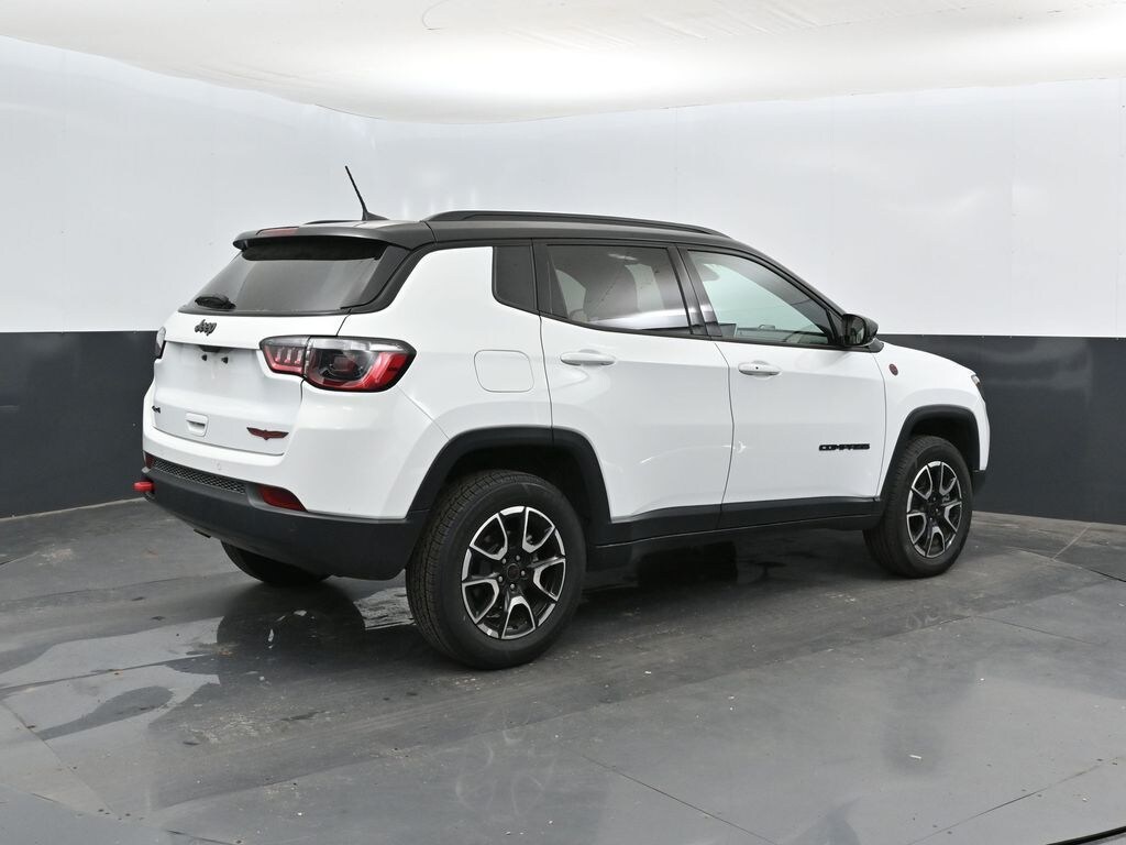 Used 2025 Jeep Compass Trailhawk SUV