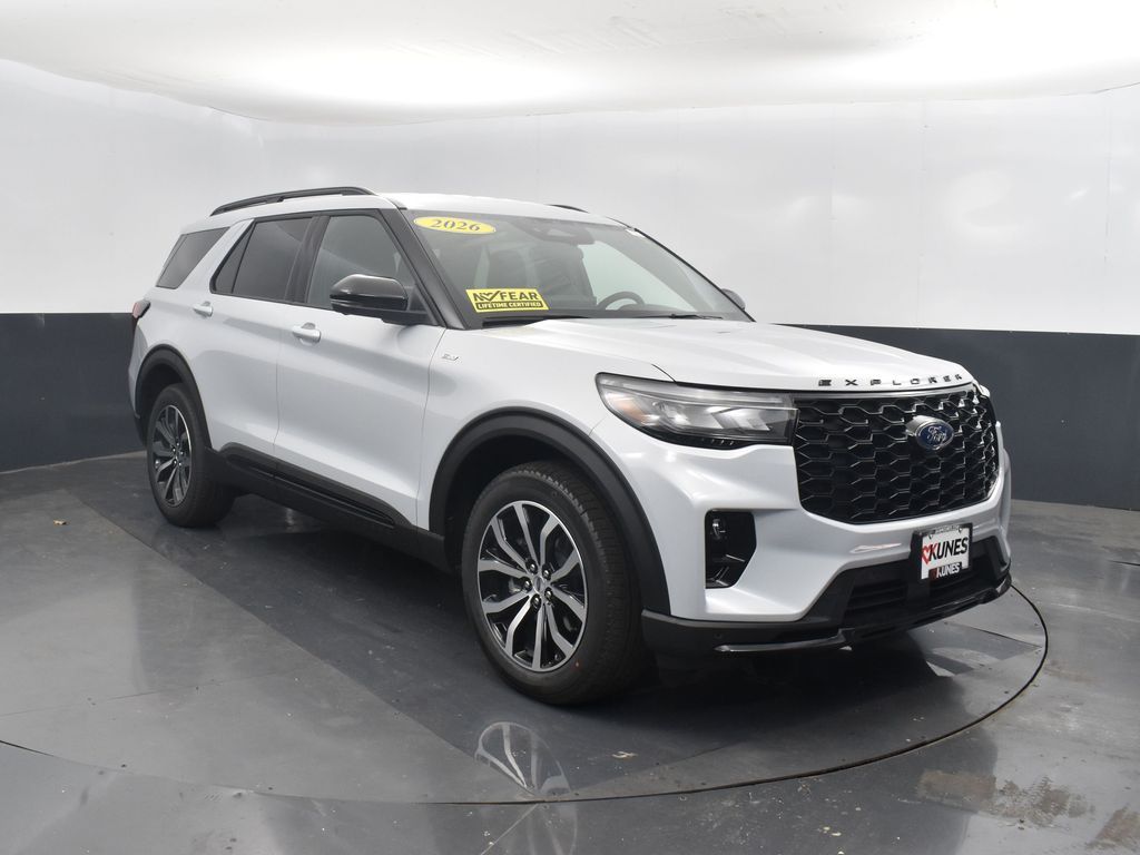 2026 Ford Explorer ST-Line photo 4