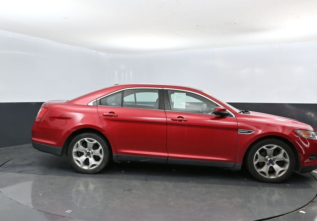 Used 2011 Ford Taurus SEL Sedan