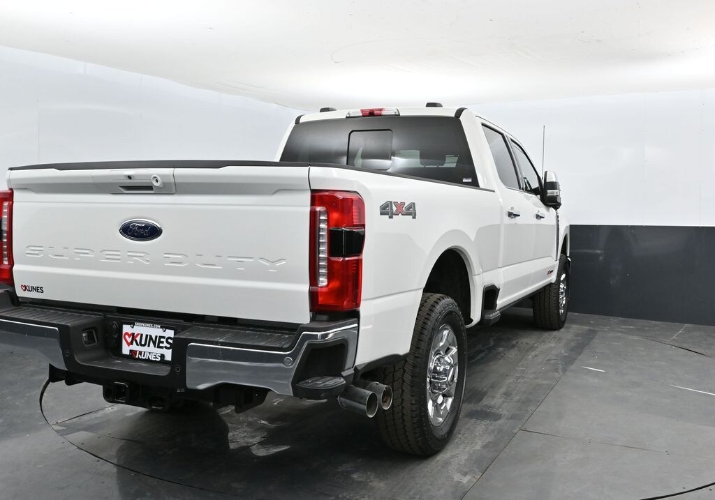 New 2026 Ford F-350 Lariat Truck Crew Cab