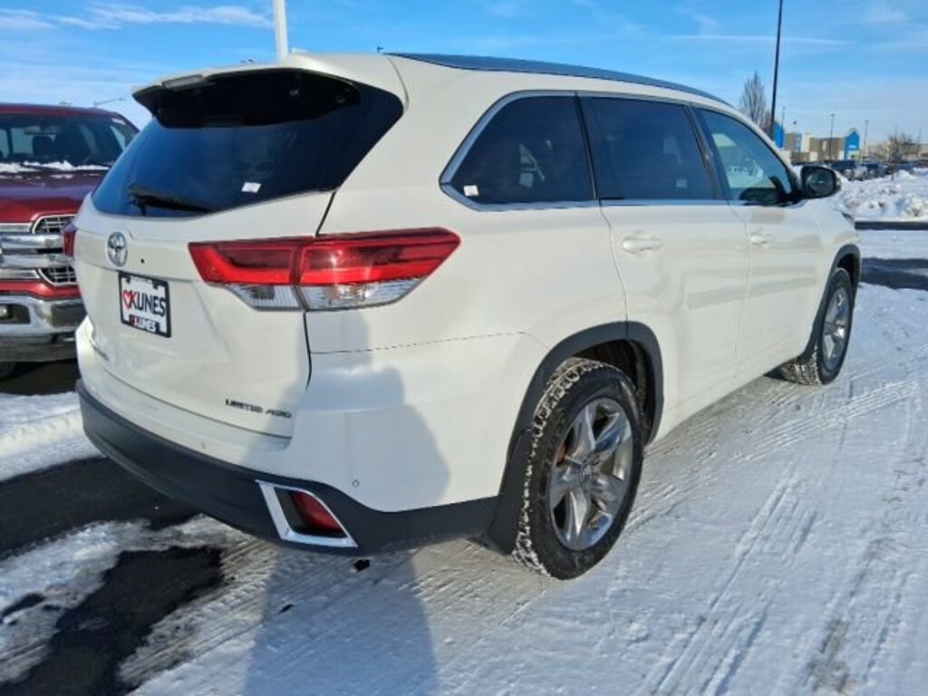 Used 2018 Toyota Highlander Limited Platinum V6 SUV