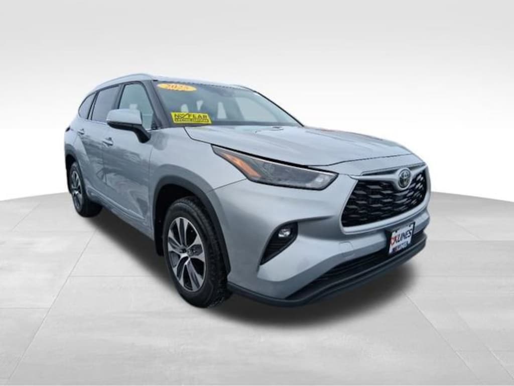 Used 2025 Toyota Highlander Hybrid SUV