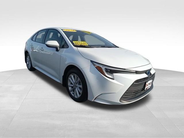 2023 Toyota Corolla Hybrid LE photo 2