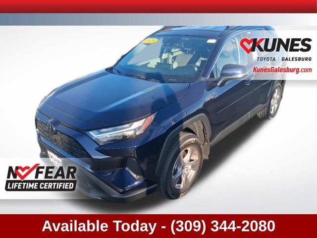 2025 Toyota RAV4 XLE's photo