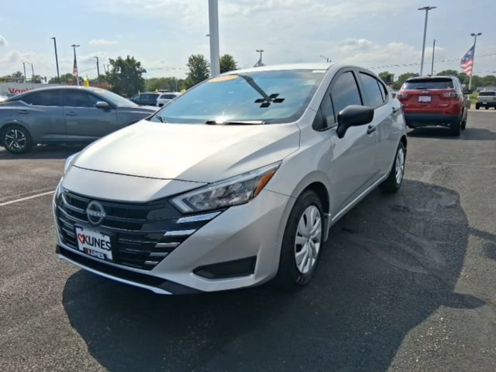 Used 2025 Nissan Versa 1.6 S Sedan