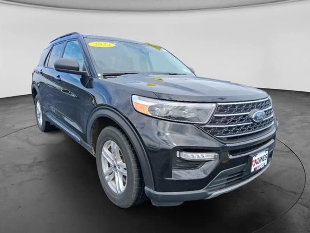 Used 2024 Ford Explorer XLT SUV