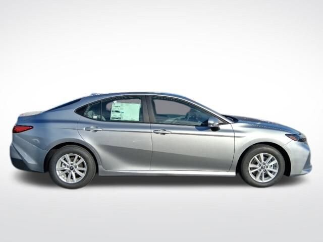 2026 Toyota Camry LE photo 3