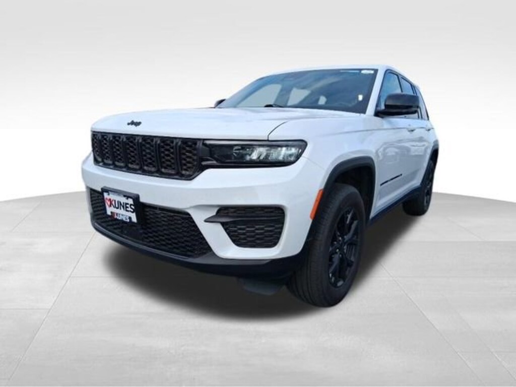 Used 2025 Jeep Grand Cherokee Laredo SUV