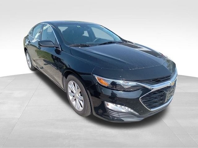 Used 2023 Chevrolet Malibu 1LT with VIN 1G1ZD5ST6PF131370 for sale in Galesburg, IL