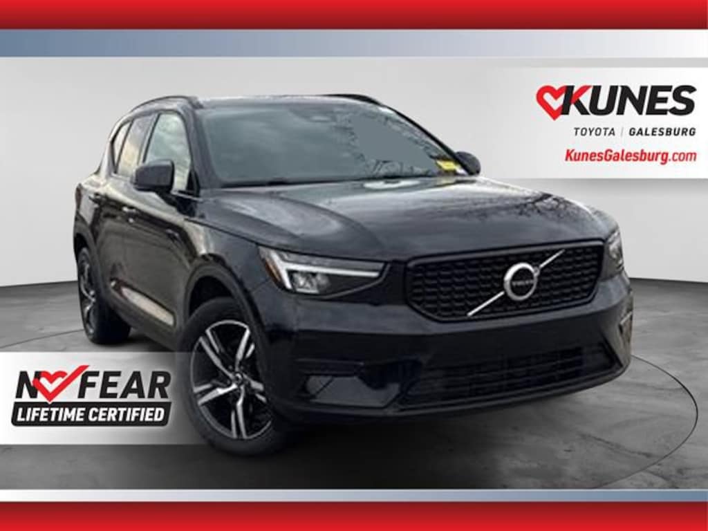 Used 2024 Volvo XC40 B5 Core SUV