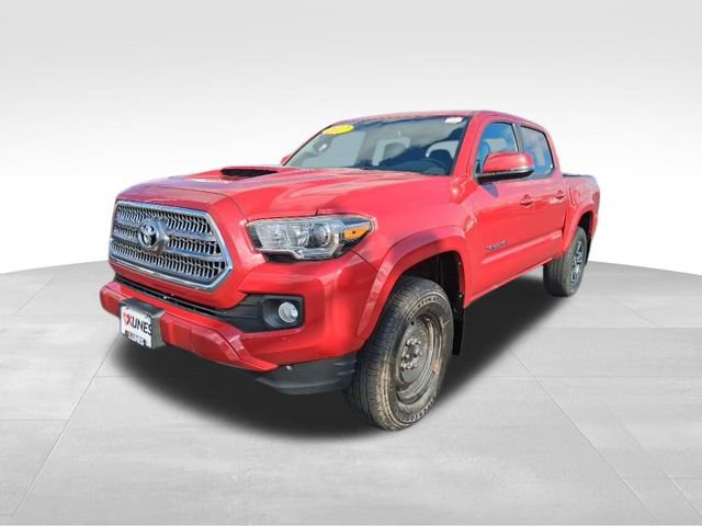 2017 Toyota Tacoma TRD Sport photo 2