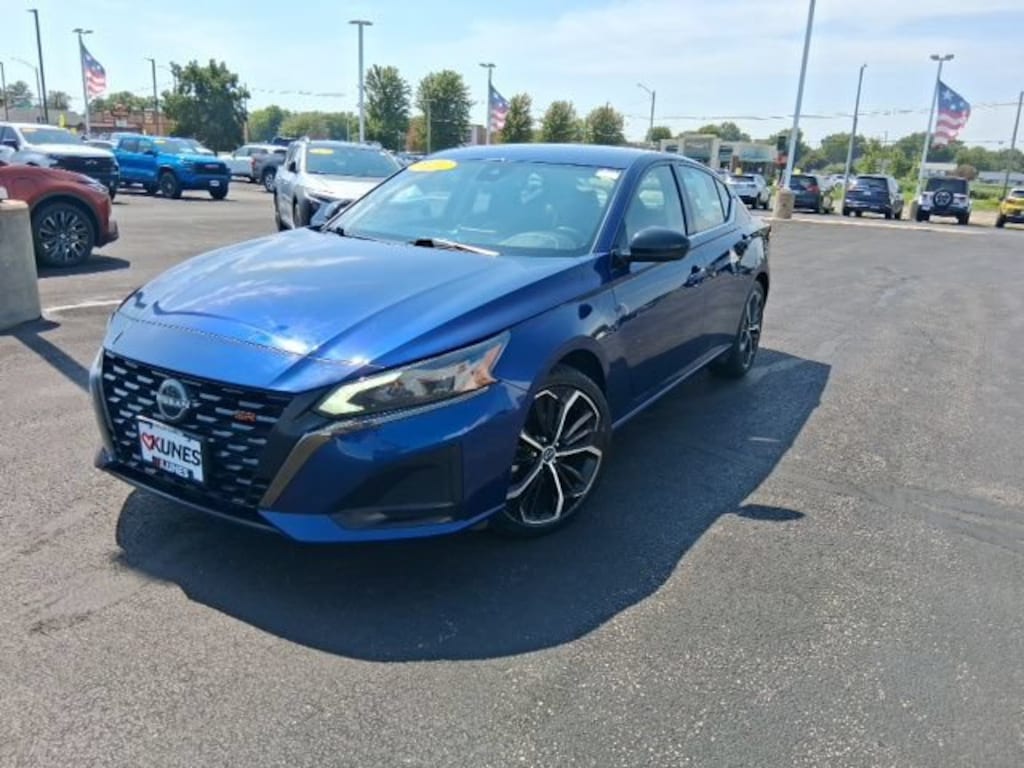 Used 2024 Nissan Altima 2.5 SR Sedan