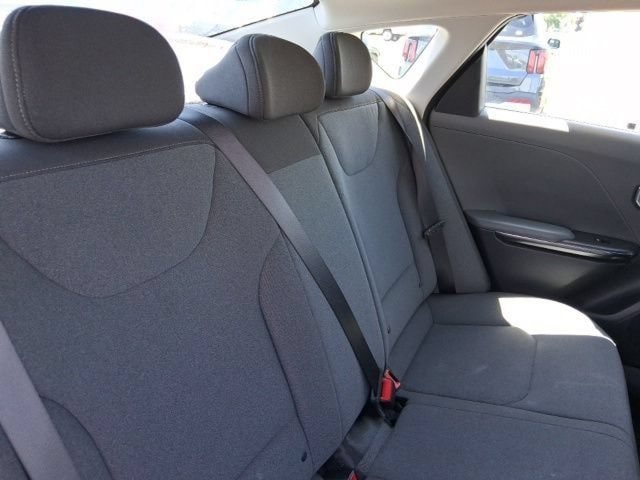 2025 Kia K4 LXS - Photo 14