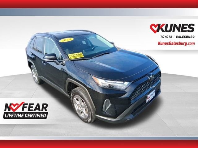 2024 Toyota RAV4 XLE's photo