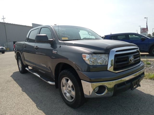 Used 2013 Toyota Tundra Tundra Grade with VIN 5TFDW5F18DX298808 for sale in Galesburg, IL