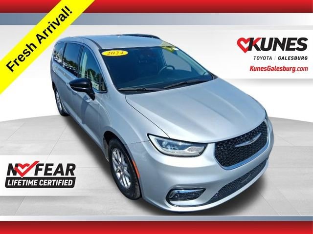 2024 Chrysler Pacifica's photo