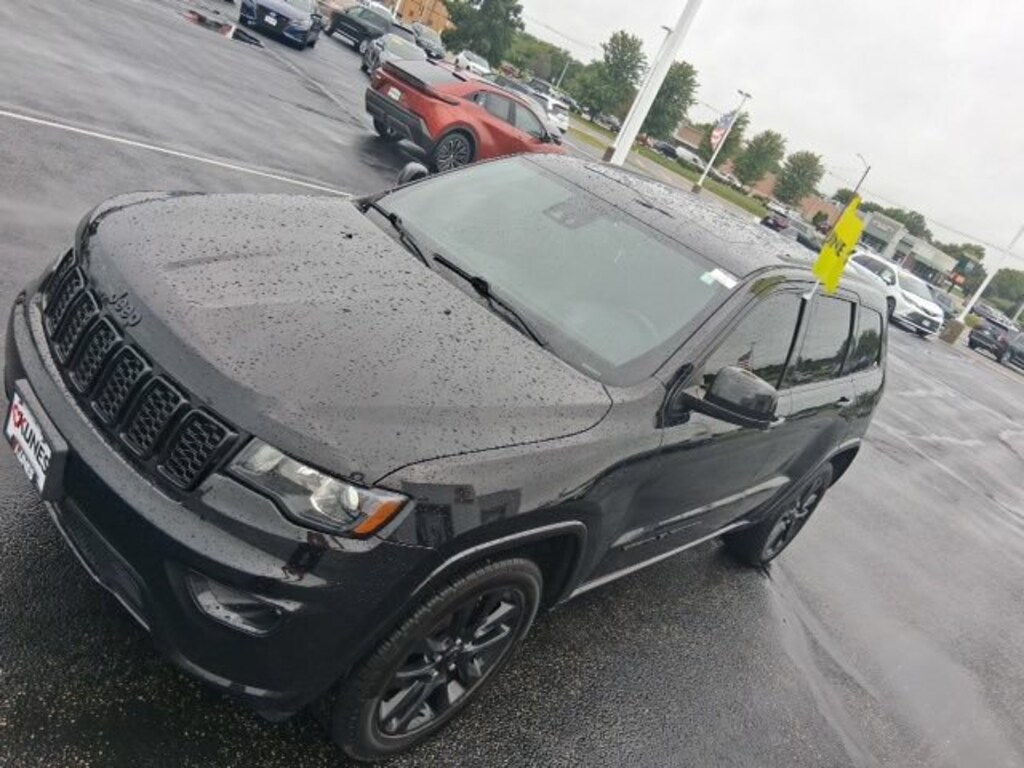 Used 2021 Jeep Grand Cherokee Laredo SUV