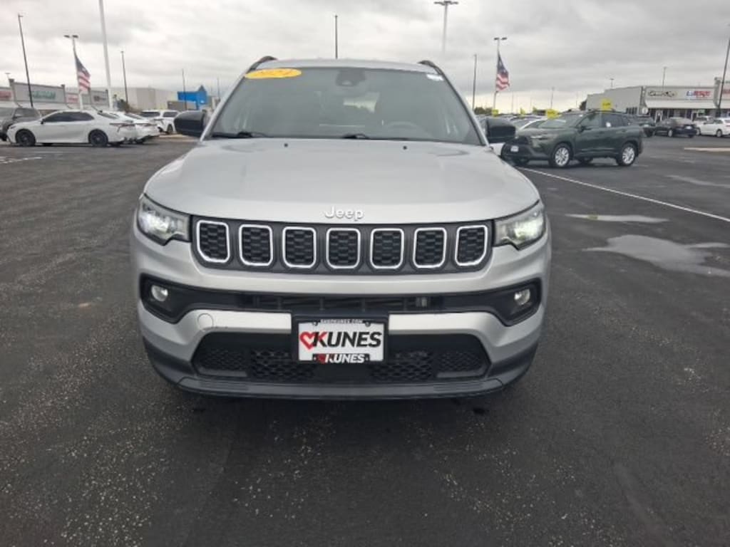 Used 2024 Jeep Compass Latitude SUV