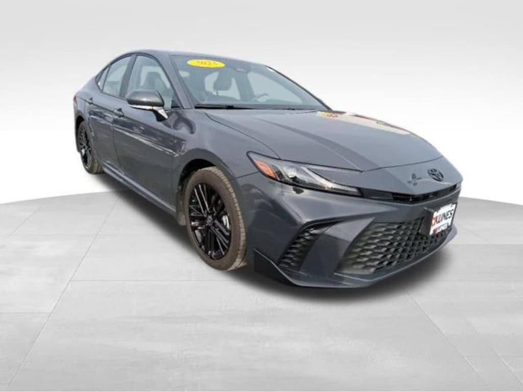 Used 2025 Toyota Camry SE Sedan