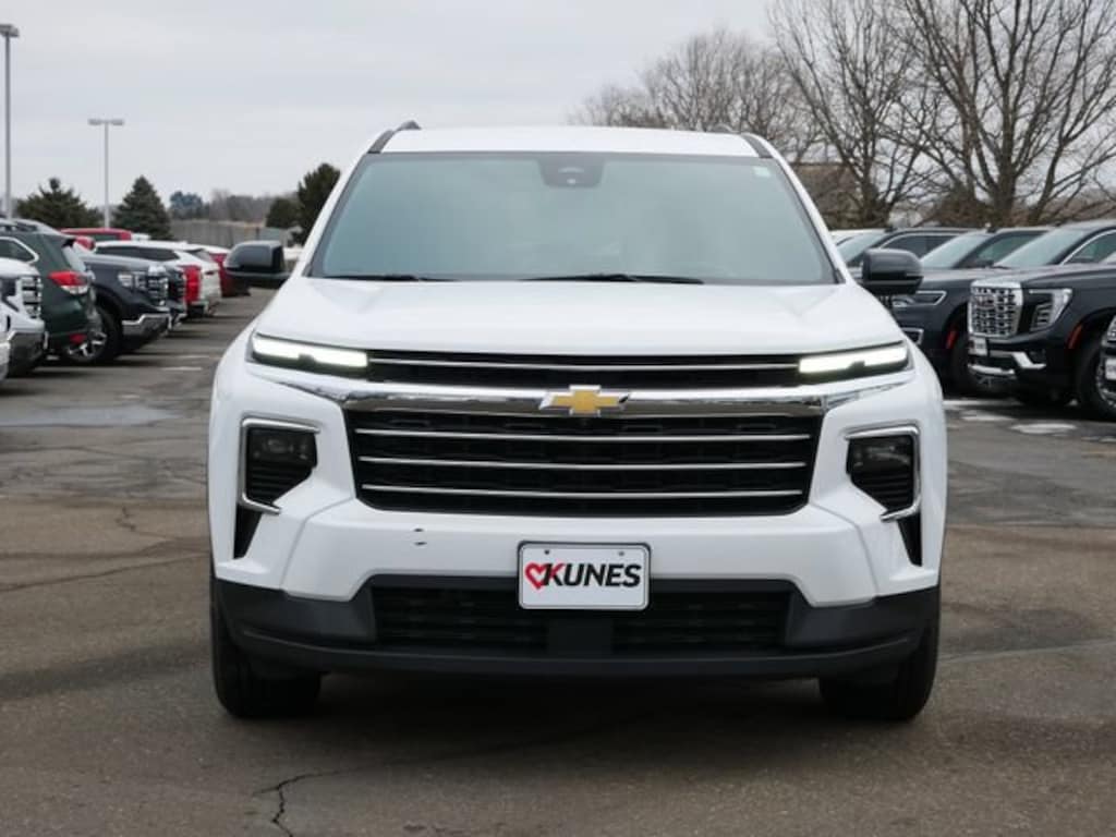 Used 2024 Chevrolet Traverse LT SUV