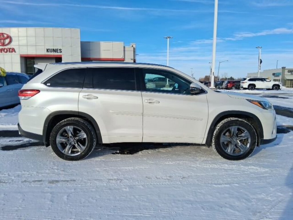 Used 2018 Toyota Highlander Limited Platinum V6 SUV