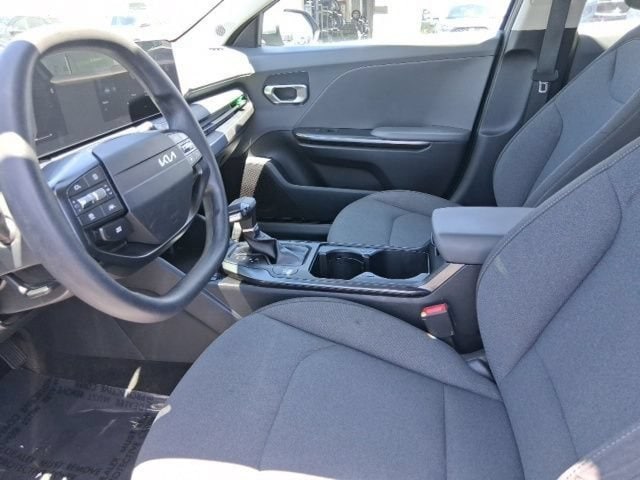2025 Kia K4 LXS - Photo 15