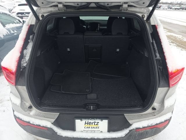 2024 Volvo XC40 Core - Photo 29