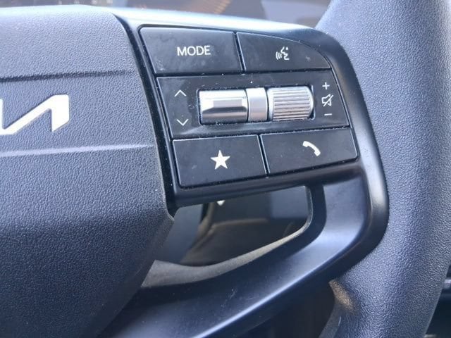 2025 Kia K4 LXS - Photo 20