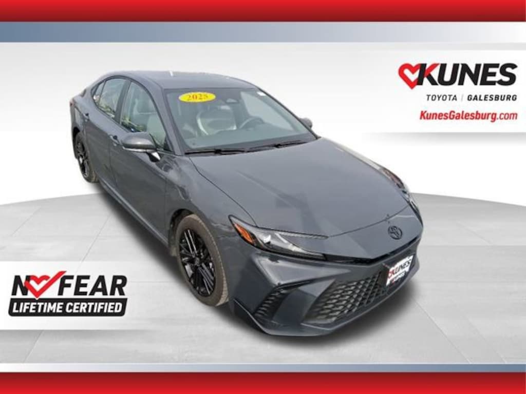 Used 2025 Toyota Camry SE Sedan