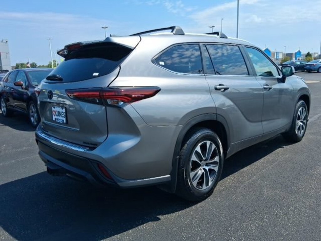 Used 2025 Toyota Highlander SUV