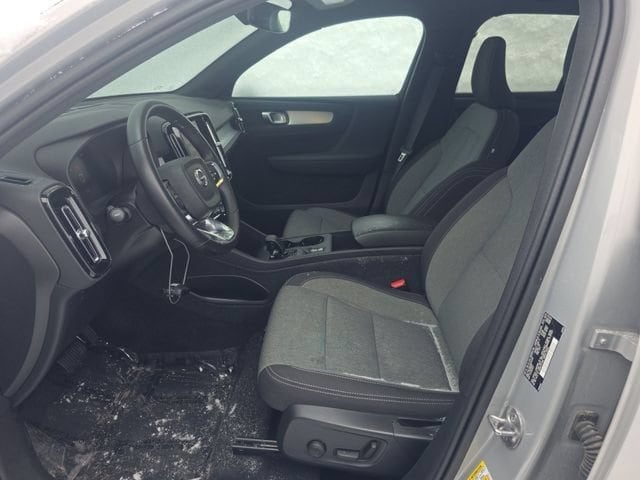 2024 Volvo XC40 Core - Photo 17