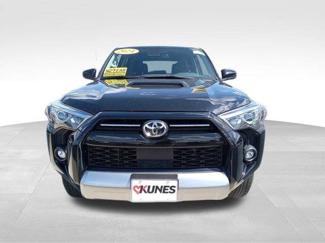 2024 Toyota 4Runner TRD Off-Road photo 3