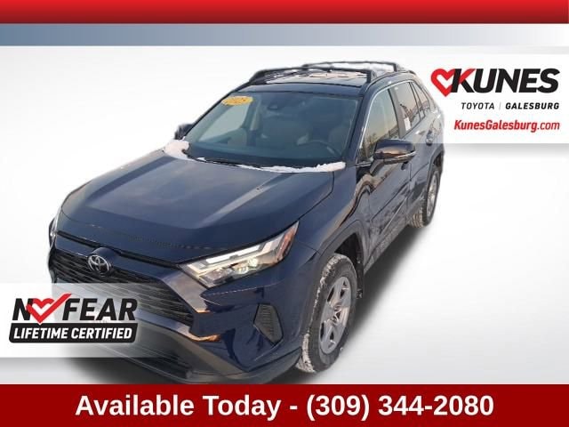 2025 Toyota RAV4 XLE's photo