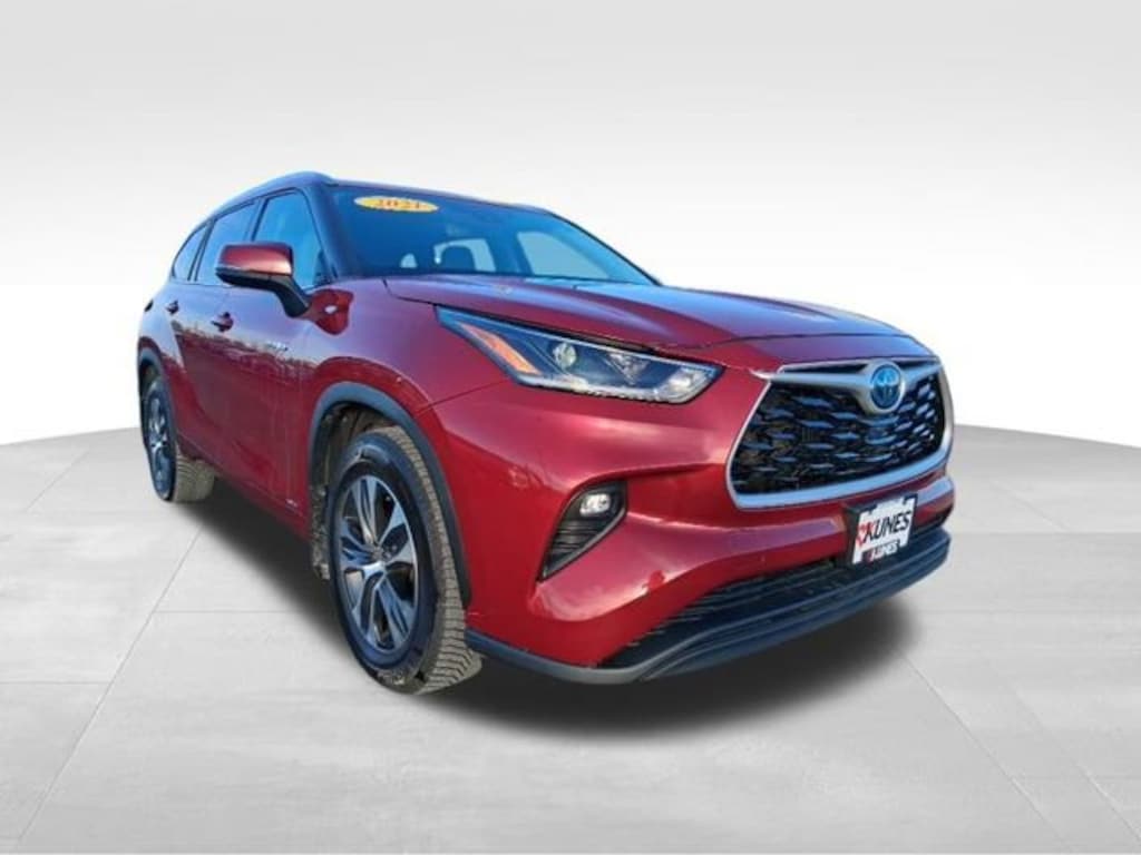 Used 2021 Toyota Highlander Hybrid XLE SUV