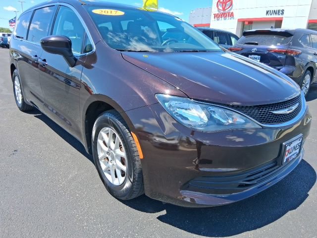 Used 2017 Chrysler Pacifica Touring with VIN 2C4RC1DGXHR648782 for sale in Galesburg, IL