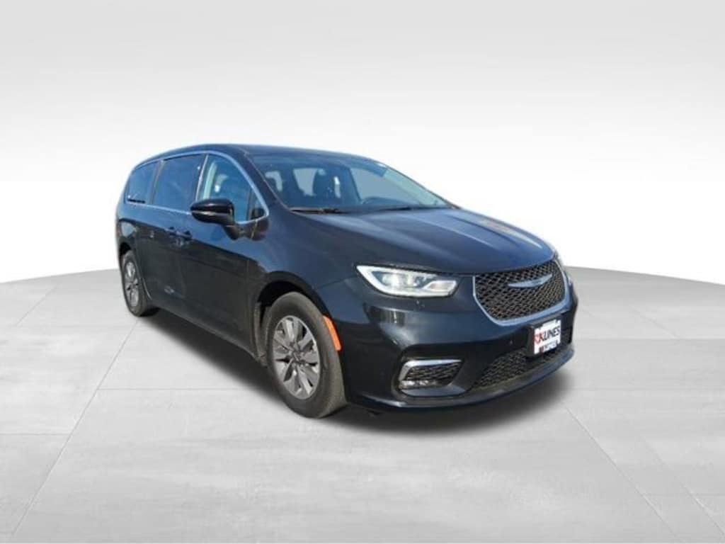 Used 2023 Chrysler Pacifica Plug-In Hybrid Touring L Van Passenger Van