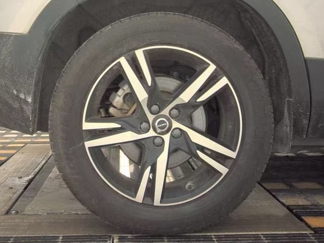 2024 Volvo XC40 Core - Photo 14