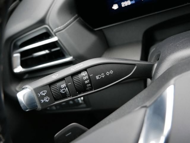 2024 Chevrolet Traverse 2LT - Photo 31