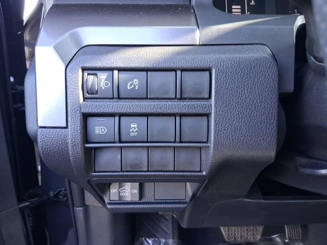 2025 Toyota Tacoma SR5 - Photo 15