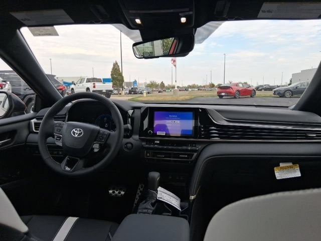 2026 Toyota Camry SE - Photo 7