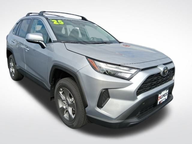 2025 Toyota RAV4 Hybrid XLE photo 2