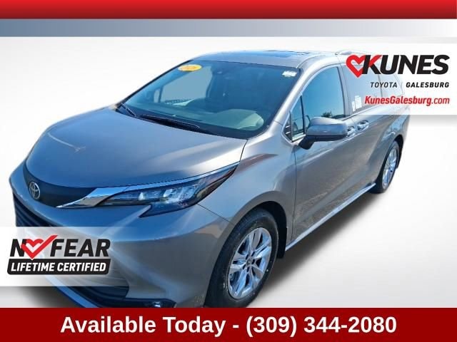 2026 Toyota Sienna XLE 7-Passenger Hybrid AWD's photo