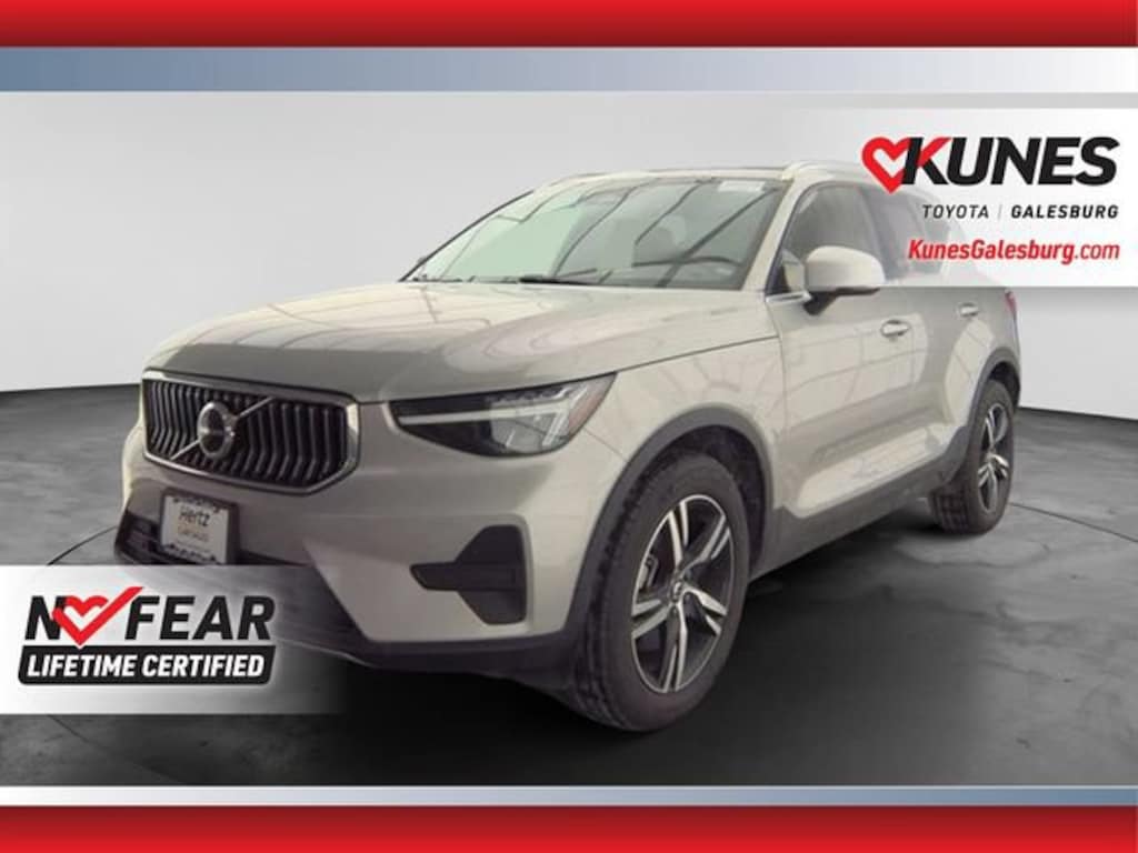 Used 2024 Volvo XC40 B5 Core SUV